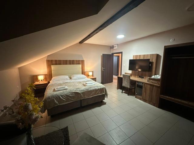 Jp Motel Mali Pariz Bor Eksteriør bilde